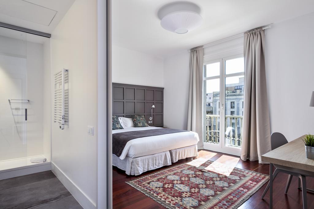 Milton House Gran Via Apartment Barcelona Room photo