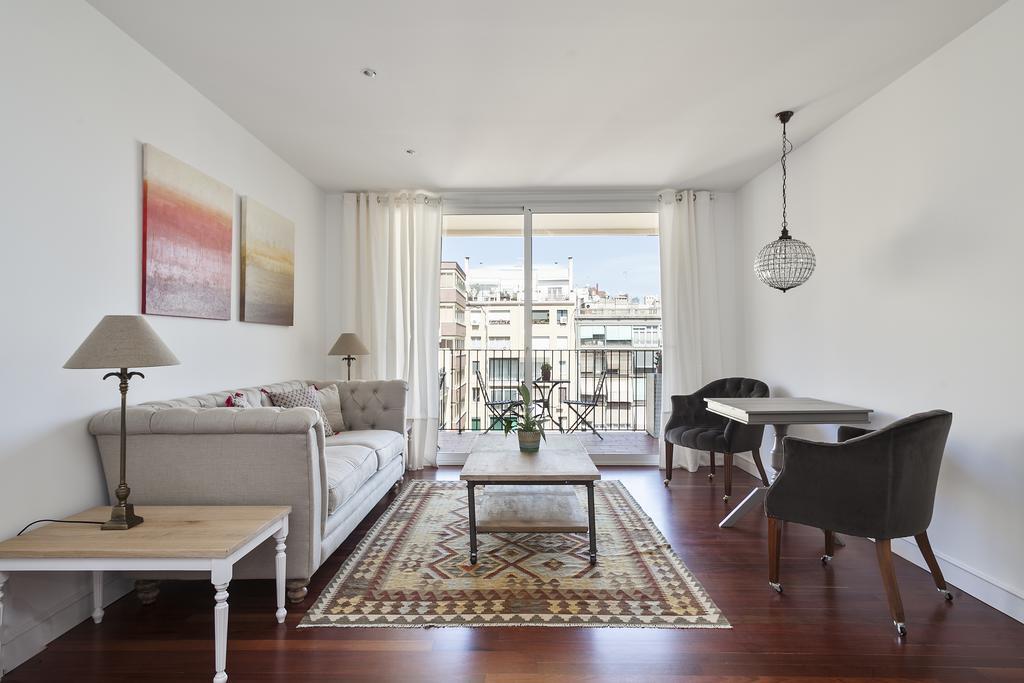 Milton House Gran Via Apartment Barcelona Exterior photo